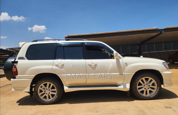 Toyota Land Cruiser Prado 1999 White