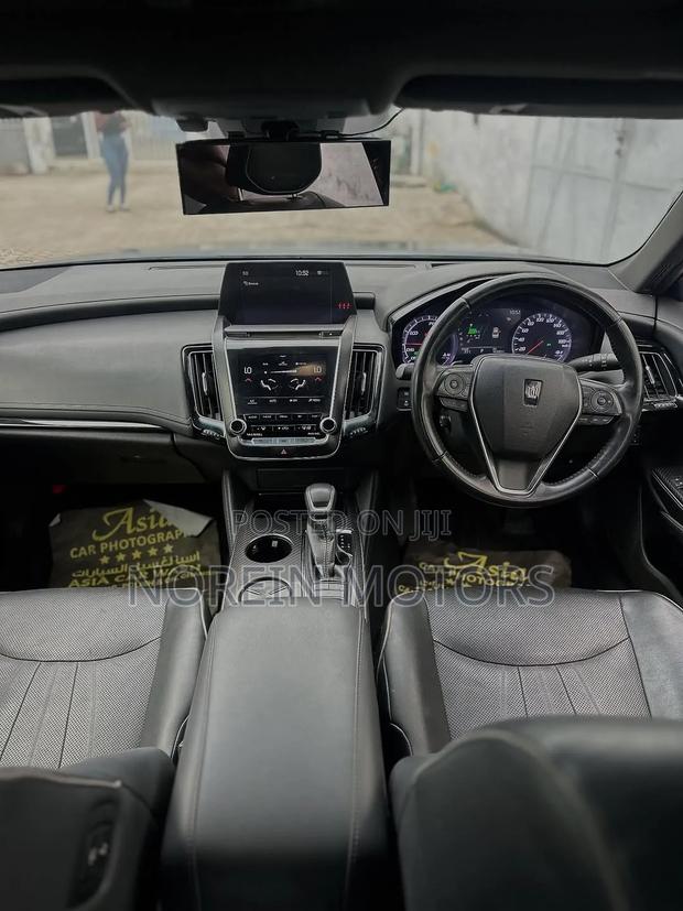 Toyota Crown 2021 Matt Black
