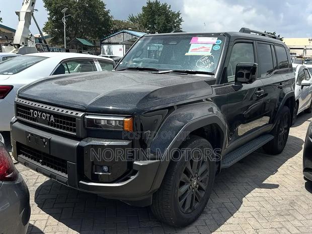 Toyota Land Cruiser LC300 2024 Black