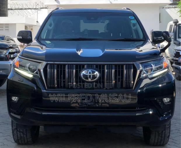 Toyota Land Cruiser Prado 2.8 2022 Black