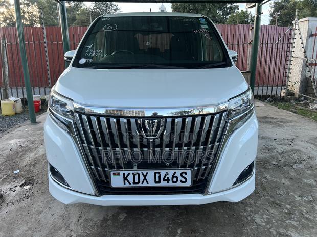 Toyota Esquire 2019 Pearl