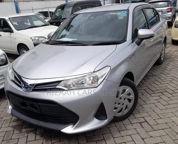 Toyota Axio 1.5 Hybrid 2WD 2018 Silver