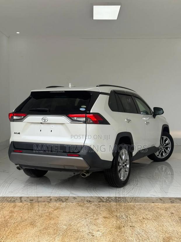 Toyota RAV4 2019 White