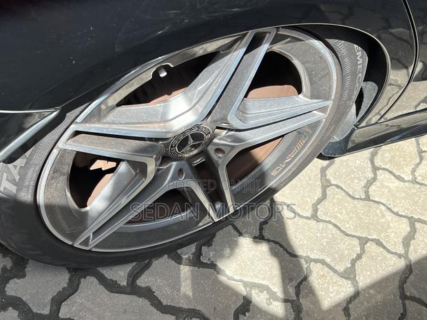 Mercedes-Benz C200 2019 Black