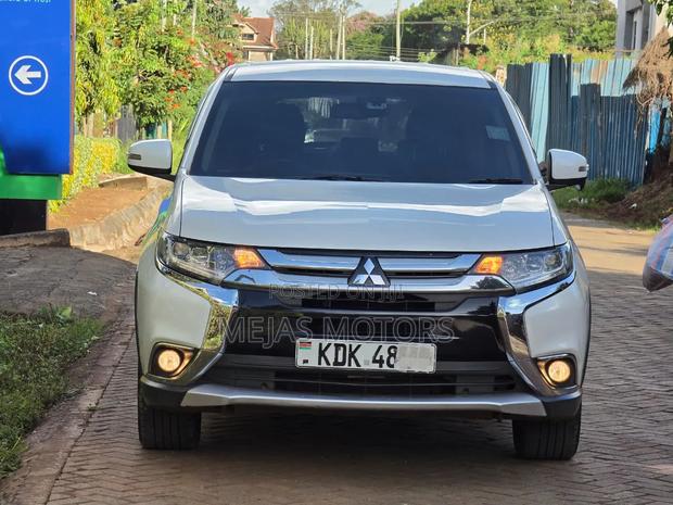 Mitsubishi Outlander 2016 White