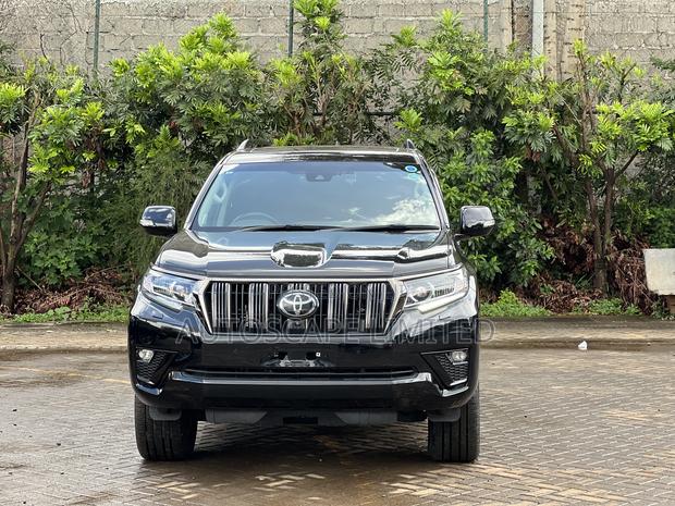 Toyota Land Cruiser Prado 2.8 2021 Black