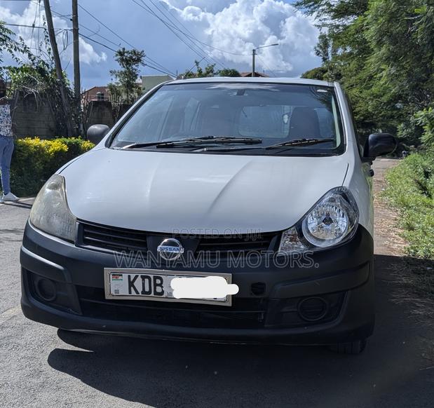 Nissan Advan 2015