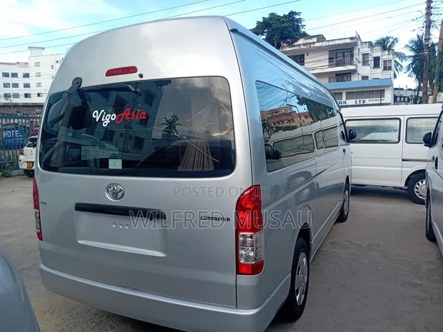 Toyota HiAce 2019 Silver