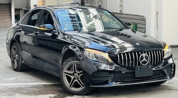 Mercedes-Benz C200 2020 Black