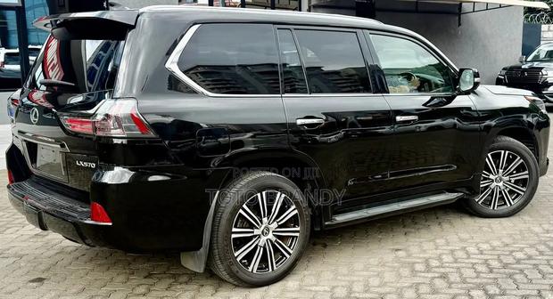 Lexus LX 570 AWD 2019 Black