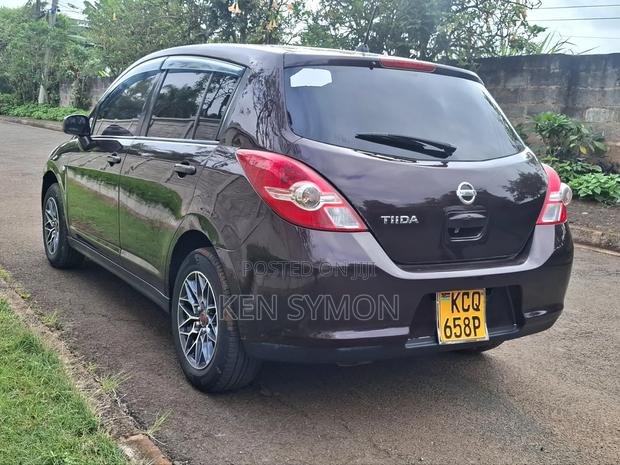 Nissan Tiida 1.5L 16V 2011 Maroon