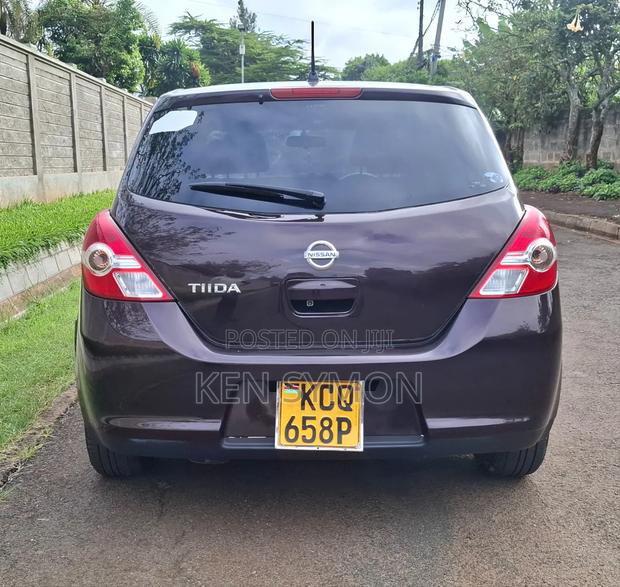 Nissan Tiida 1.5L 16V 2011 Maroon