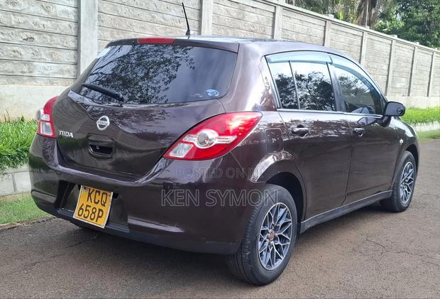 Nissan Tiida 1.5L 16V 2011 Maroon