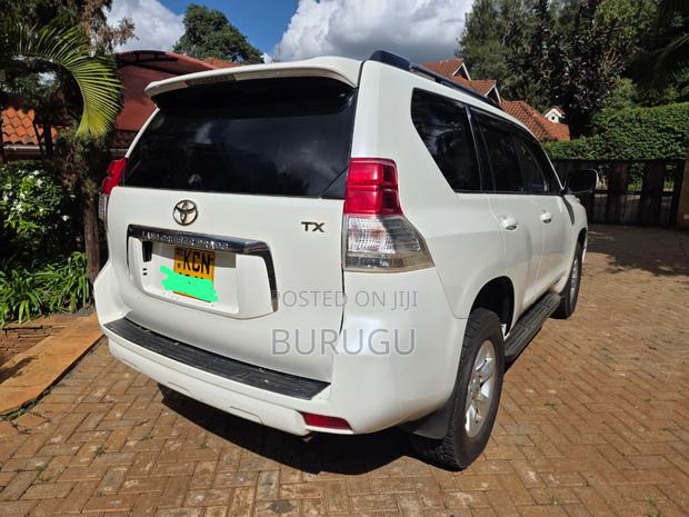 Toyota Land Cruiser Prado 2010 White