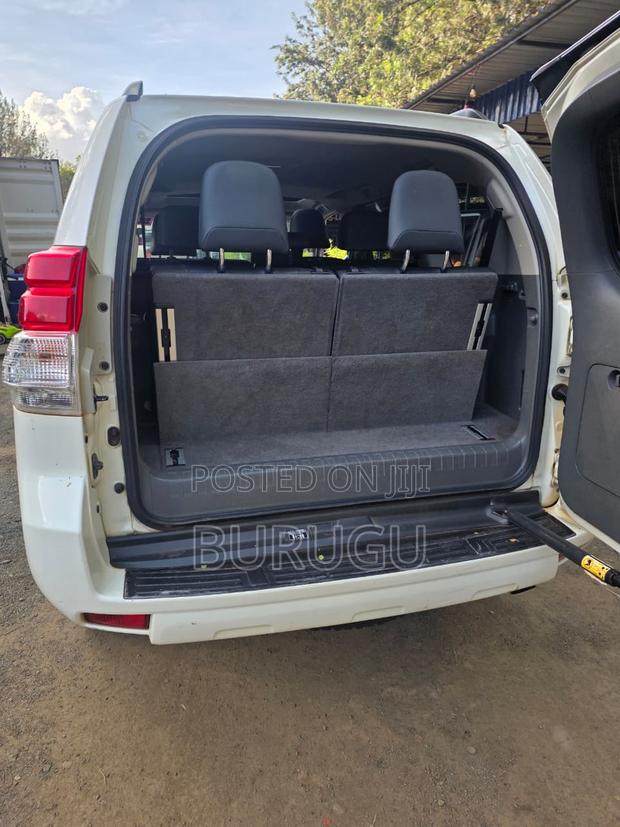 Toyota Land Cruiser Prado 2010 White
