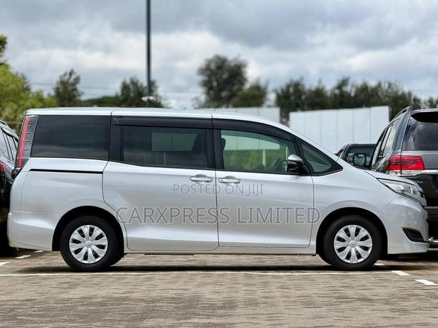 Toyota Noah 2.0 FWD (7 Seater) 2019 Silver