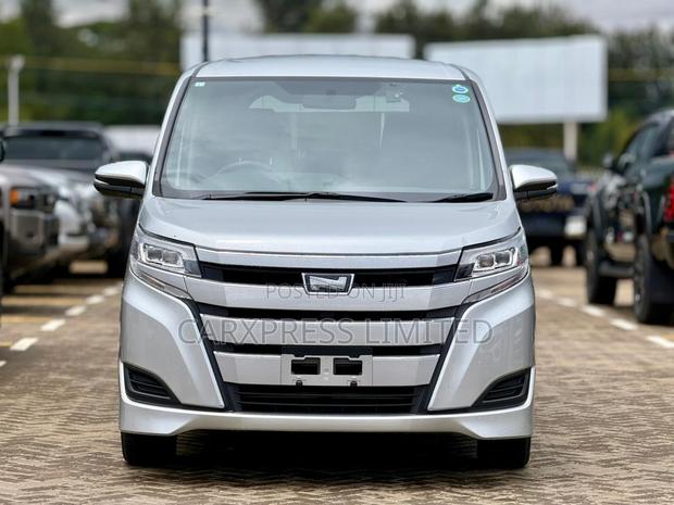 Toyota Noah 2.0 FWD (7 Seater) 2019 Silver