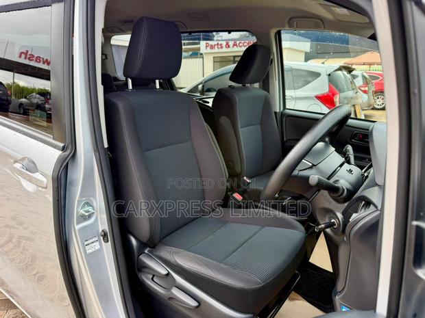 Toyota Noah 2.0 FWD (7 Seater) 2019 Silver