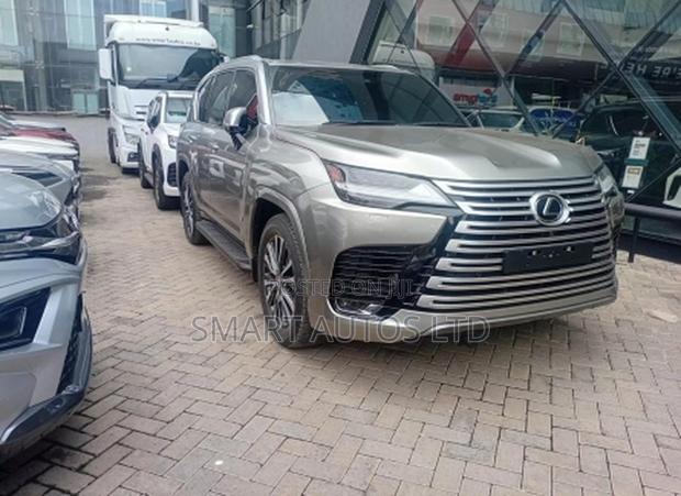 Lexus LX 2021 Silver