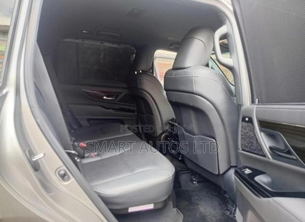Lexus LX 2021 Silver