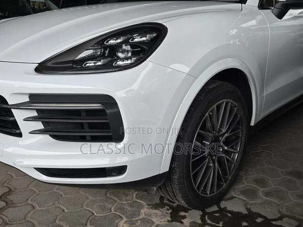 Porsche Cayenne Base AWD 2020 White
