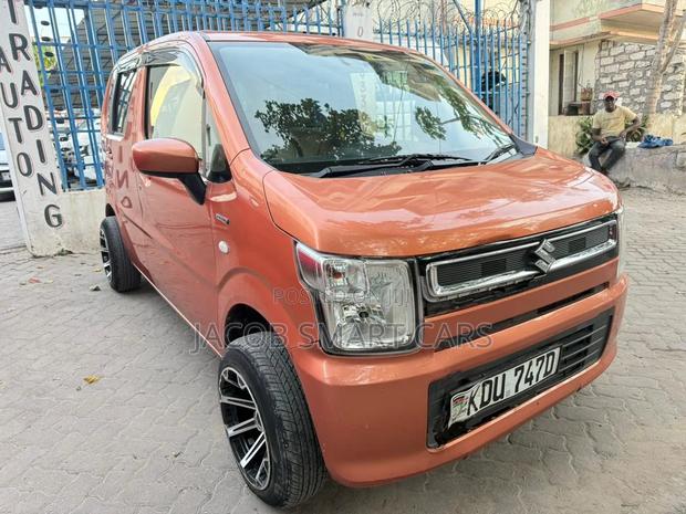 Suzuki Wagon R 2018 Orange