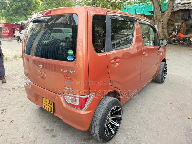 Suzuki Wagon R 2018 Orange