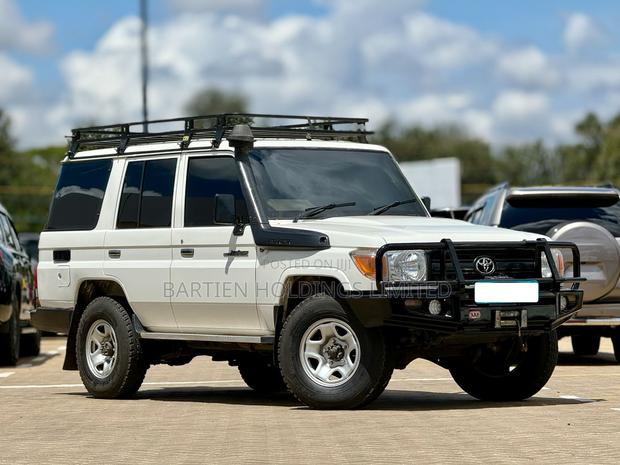 Toyota Land Cruiser 76 Series 2019