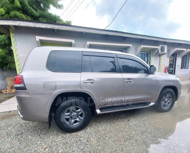 Toyota Land Cruiser 2018 Brown