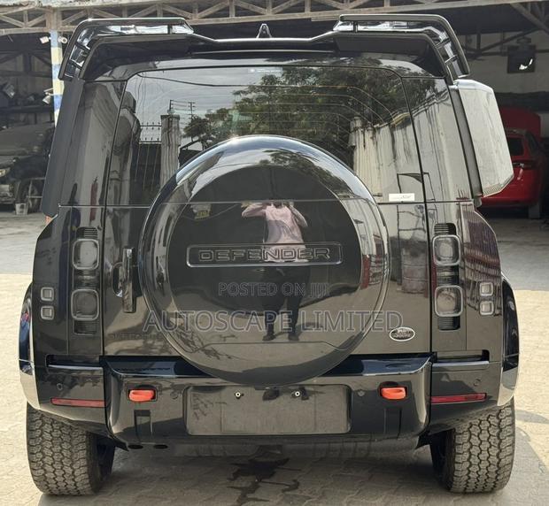 Land Rover Defender 2022 Black