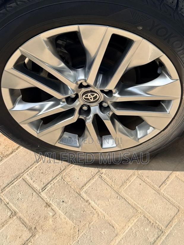 Toyota RAV4 2019 Gray