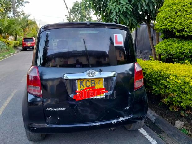 Toyota Ractis 2009 Black