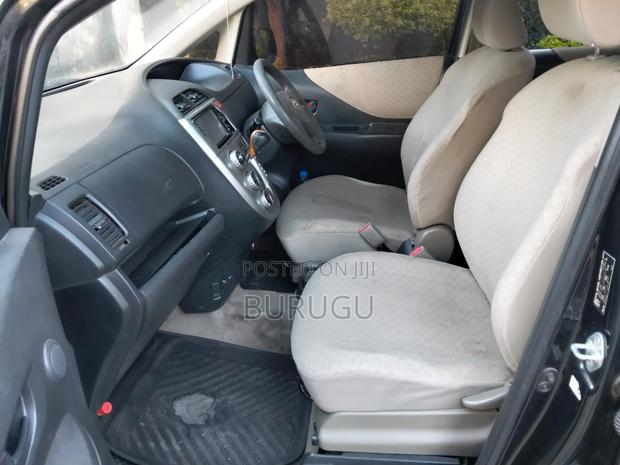 Toyota Ractis 2009 Black
