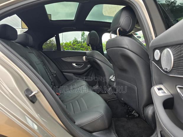 Mercedes-Benz C220 2019 Brown