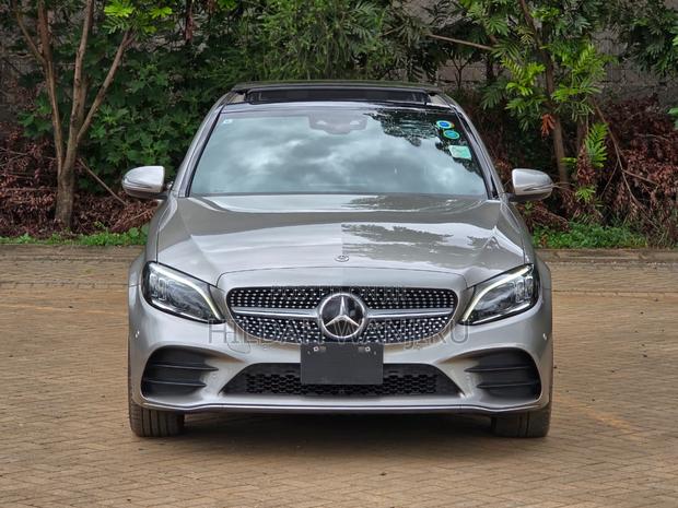Mercedes-Benz C220 2019 Brown