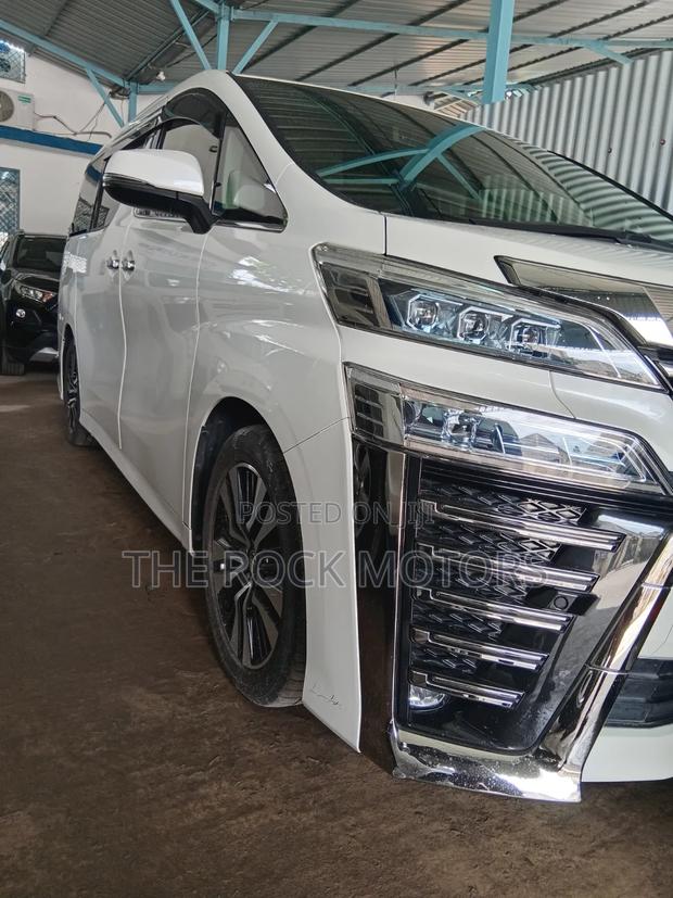 Toyota Alphard 2019 White