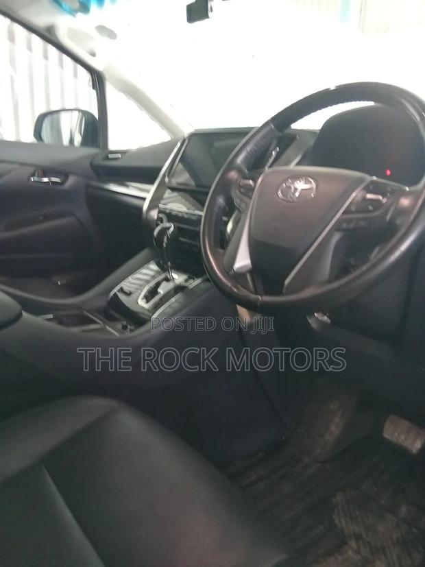 Toyota Alphard 2019 White