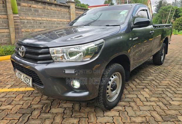 Toyota Hilux 2021 Gray