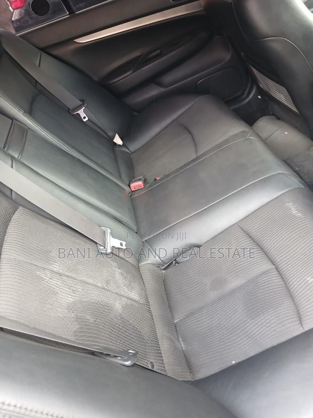 Nissan Skyline 2012 Gray