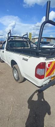 Toyota Hilux 2002 White for sale