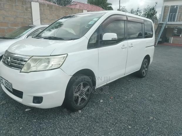 Nissan Serena 2010 White