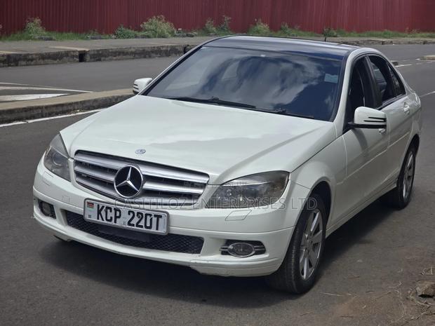 Mercedes-Benz C200 2011 White