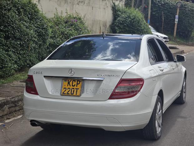 Mercedes-Benz C200 2011 White