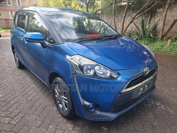 Toyota Sienta 2016 Blue