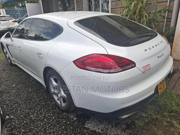 Porsche Panamera 2015 White