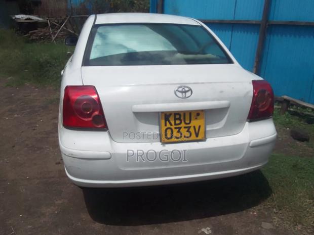 Toyota Avensis 2.0 D-Cat Executive 2005 White