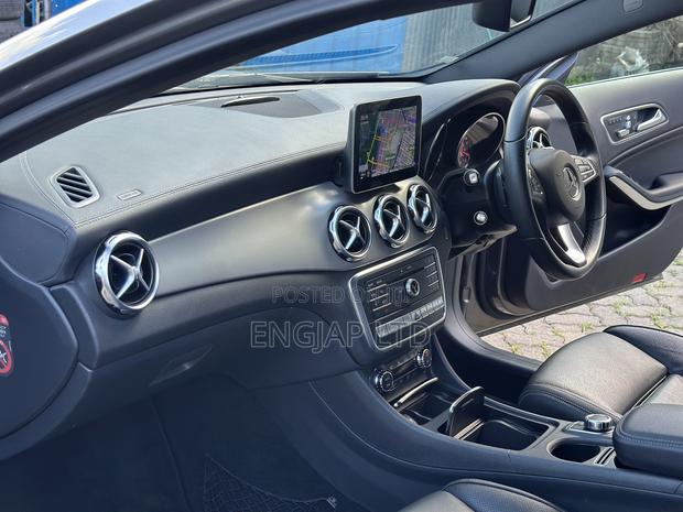 Mercedes-Benz GLA-Class 2018 Gray