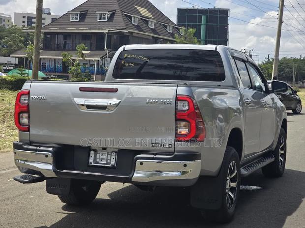 Toyota Hilux Revo Double Cab Deisel 2.4 AWD 2021 Silver