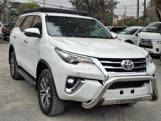 Toyota Fortuner 2.8 D AWD 2019 White