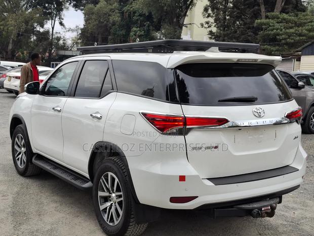 Toyota Fortuner 2.8 D AWD 2019 White